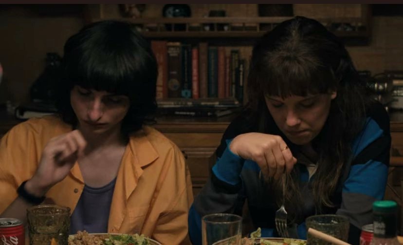 berdnikova91's tweet photo. if you want to see lovers who never fight, just turn on the cartoon about the prince and the princess and stop watching #StrangerThings
#mileven #milevenscript #milevenvsbyler #bylerscript https://t.co/07om9d8Yi4