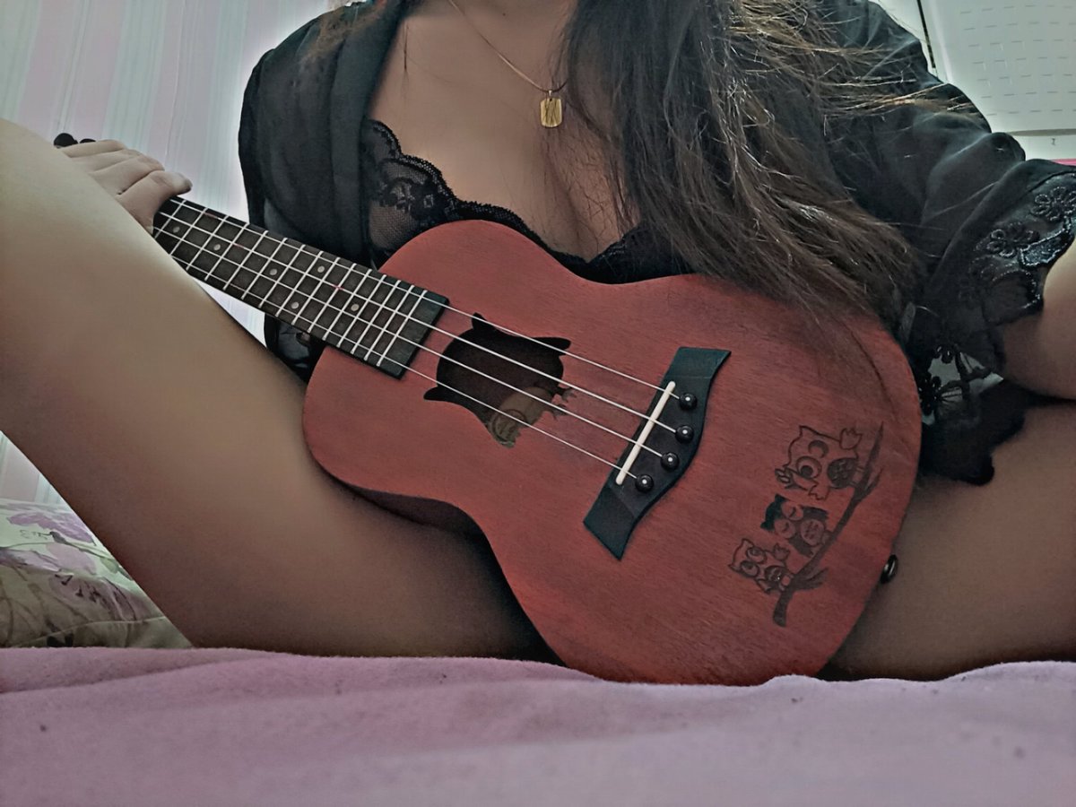 Injelook's tweet photo. Let me teach you a fingerstyle.

Let's play
♥︎ &amp; rt for more kalats.

#alterpinay #alterph #altercebu #alternewbie #AlterManila #alterbagets #alterbaguio #alter #alterphilippines #alterpampanga #altercdo https://t.co/fDP0eZ33GV