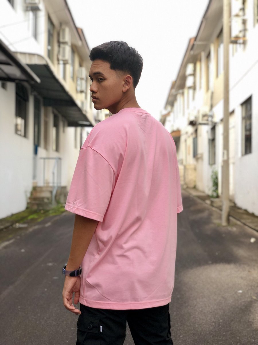overbros_'s tweet photo. LELONG! Baju oversized pink and beige RM20 sahaja! https://t.co/QzDVpMPMxG https://t.co/2KNLApRxjC