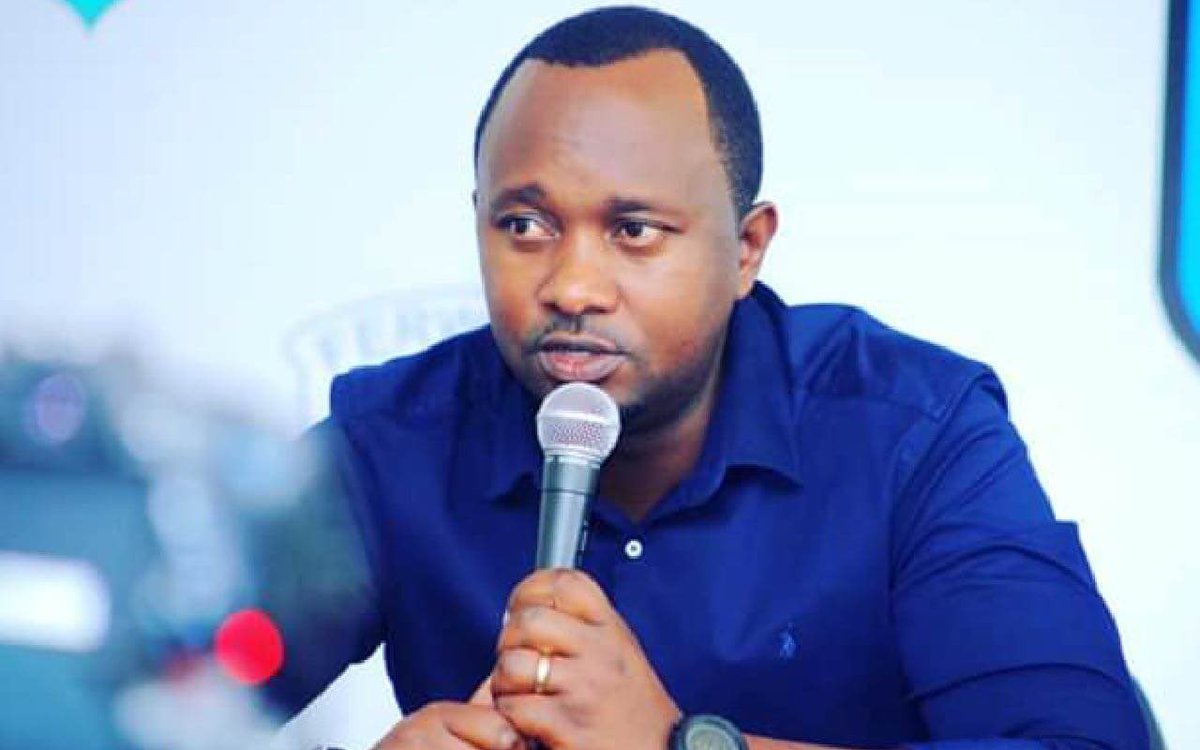 mugaboannet2's tweet photo. Umutoza @Mashavince , ugiye gutoza @Rwandapolice , yahawe inshingano n’Ubuyobozi bw’iyo kipe yo gutwara igikombe cya shampiyona hano mu Rwanda 🇷🇼. Uyu mutoza yari amaze Imyaka 3 n’Igice atoza Ikipe y’Igihugu @AmavubiStars , ayageze muri 1/4 cya #CHAN2020. https://t.co/qV9yEz8vQe