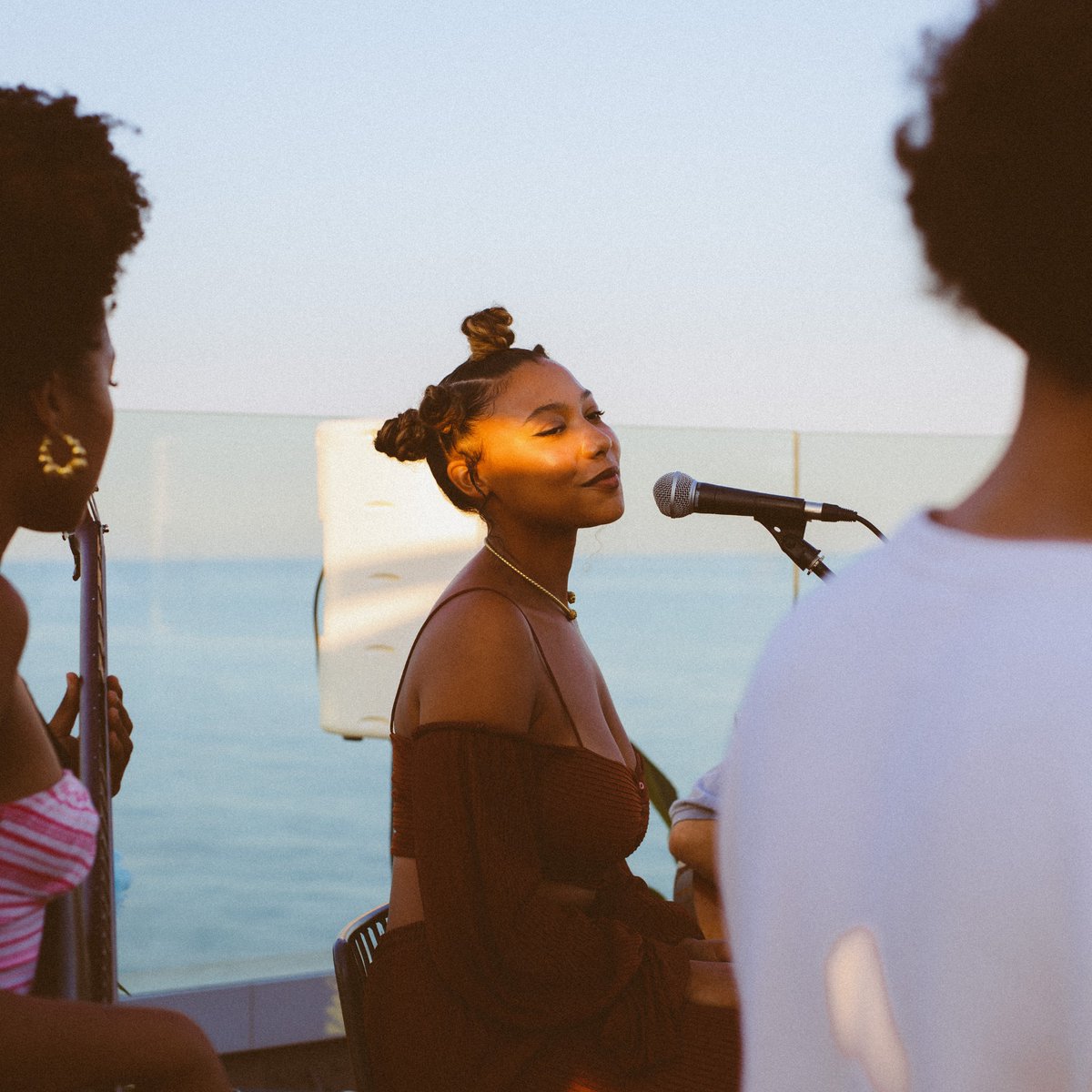 MEbyMelia's tweet photo. Throwback to last month's #Pride event!
A beautiful night of music and voguing in celebration of the LGBTQ+ community.
#MEbyMelia #MESitges #ExpressYourPride #RadioRooftop @mesitgeshotel