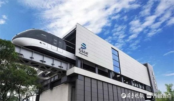 Jinan_ICC's tweet photo. The #cloudbus drive in Jinan, China, is a low-volume rail transit system that uses rubber wheels to run. Some people call it an electric bus or an elevated track because the cloud bus is also powered by batteries and charged at the station.#JinanDevelopment #JinanChina #lowcarbon https://t.co/mWdzohcHAS