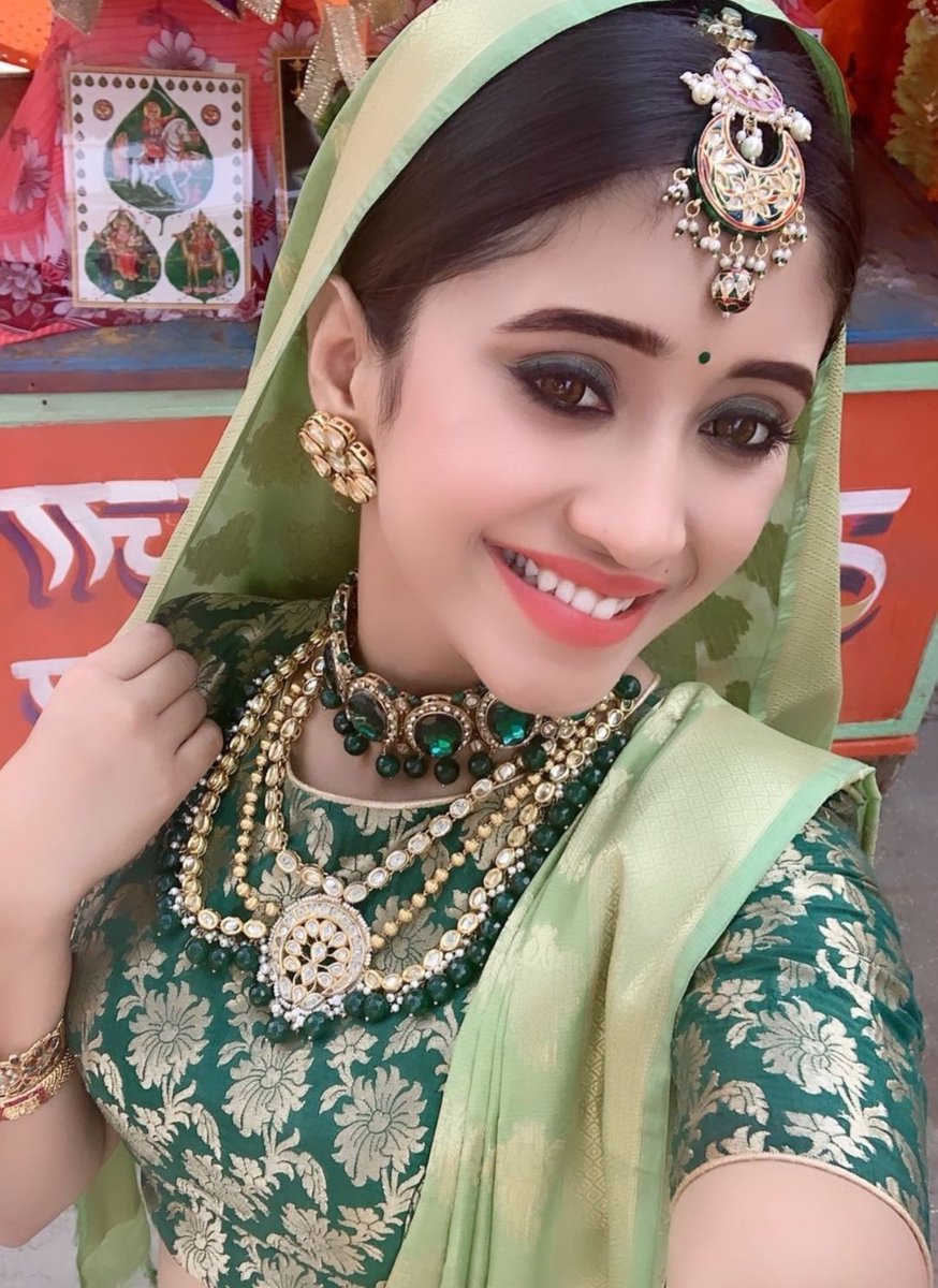 ShiviObsessed's tweet photo. Those days😍😍😍😍😍
@shivangijoshi10 
#ShivangiJoshi #Naira #yrkkh https://t.co/UtY5E06PSE