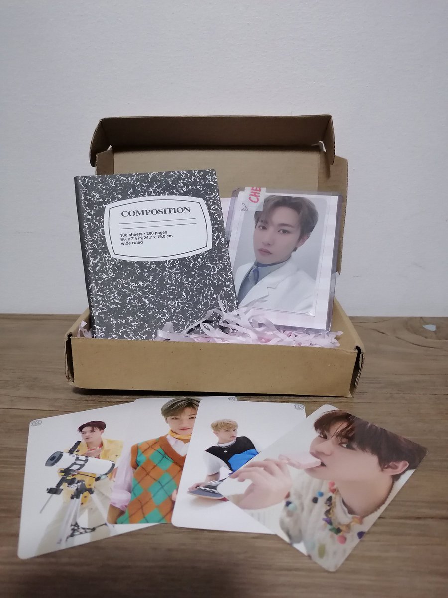 urgirljacqui's tweet photo. Nakauwi na po si renjun π€§β₯οΈ thank you so much @intorenjun at sa freebies π#intorenjunproofs https://t.co/cjNzNbOYVo