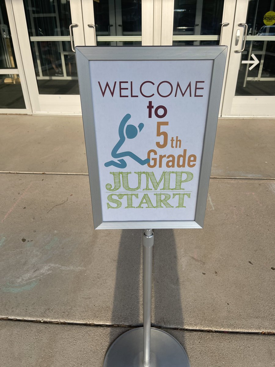JMS717Principal's tweet photo. Kicking off the 2022-2023 school year with #JumpstartDay at Jordan Middle School! Thanks to our @Grade8atISD717 #WEBLeaders for you hard work! @BoomerangPrjct @ISD717 @Grade5atISD717 https://t.co/a6pcQjeNJ3