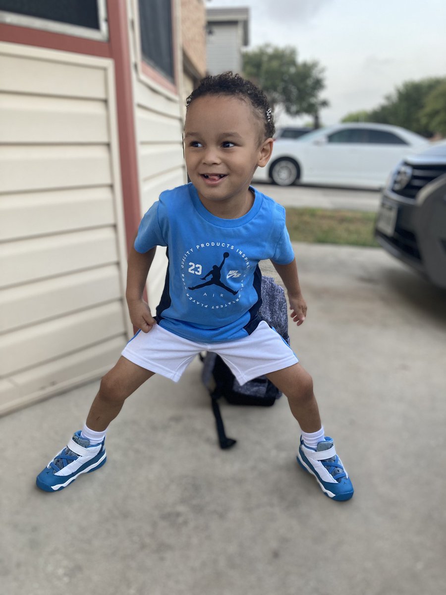 zenforever777's tweet photo. FIRST DAY OF PRE-K 🥲💙 https://t.co/moGj5imrwc
