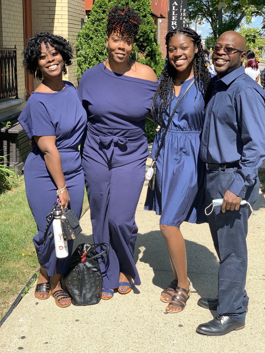 ItsDej828's tweet photo. One thing about us, LeDena will have us coordinating. Updated family photos coming soon #Aug2020 https://t.co/j6686Pv6it