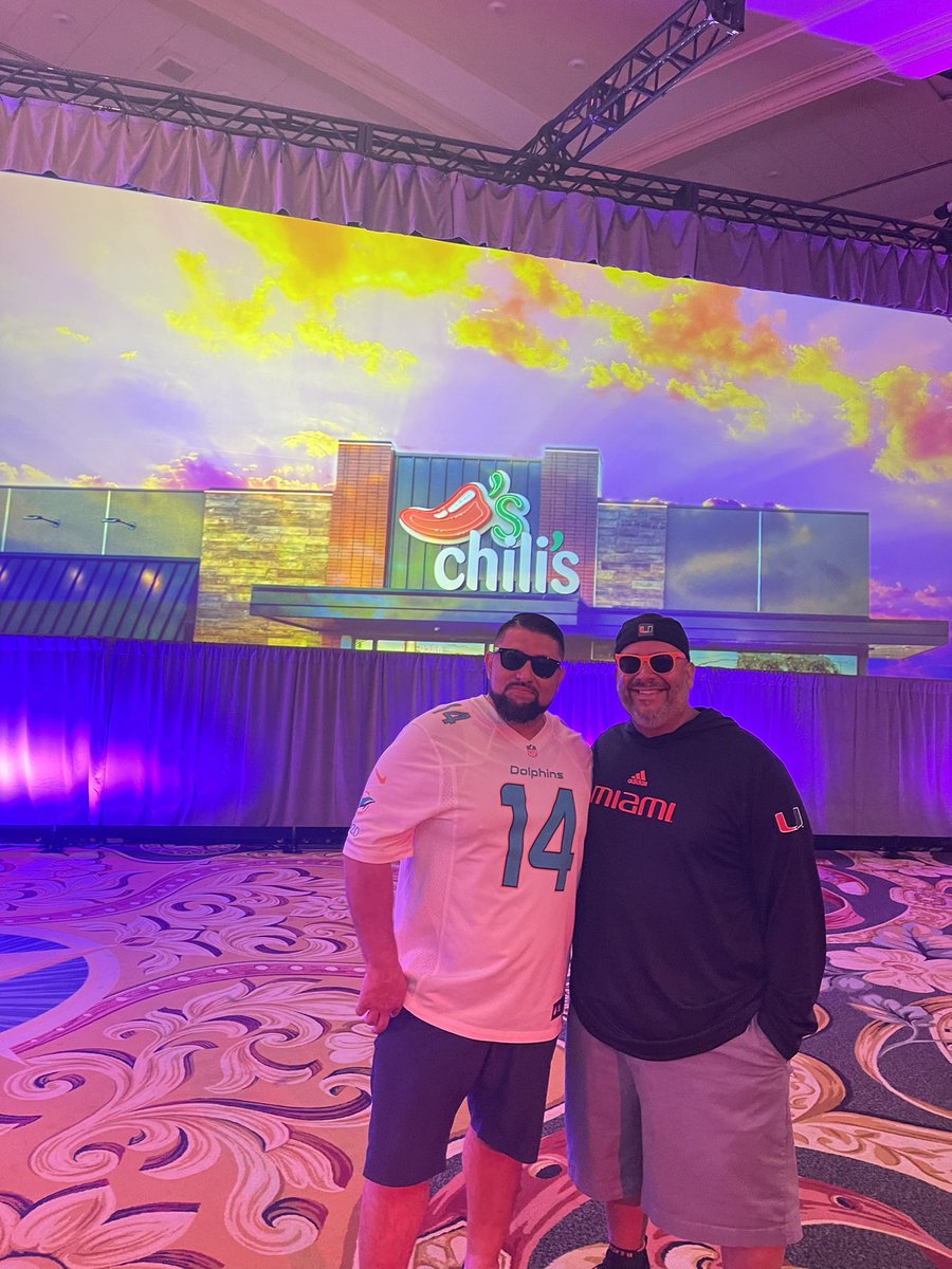 YDjneedlz's tweet photo. Mi familia #305boys #ChilisRightHere #rozolove https://t.co/Iodk9Ehy0h
