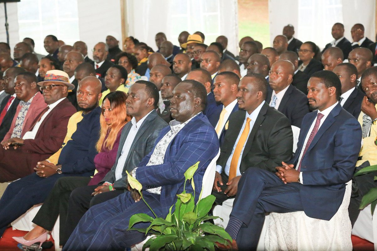 WilliamsRuto's tweet photo. At the Karen Residence in Nairobi County, chaired the inaugural caucus of elected Kenya Kwanza Governors, Senators, Woman Representatives and Members of the National Assembly. https://t.co/BD9H37zH4F