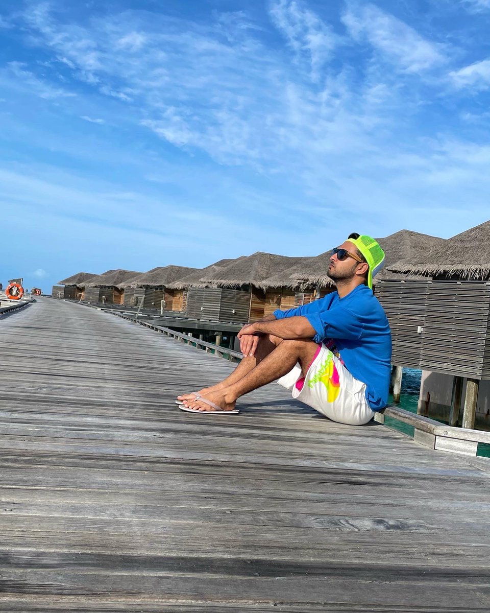 shethvatsal's tweet photo. Mandatory Maldives post 🤪

@vakkarumaldives 

#maldives  #holiday #travel https://t.co/ihOg6x2rjf