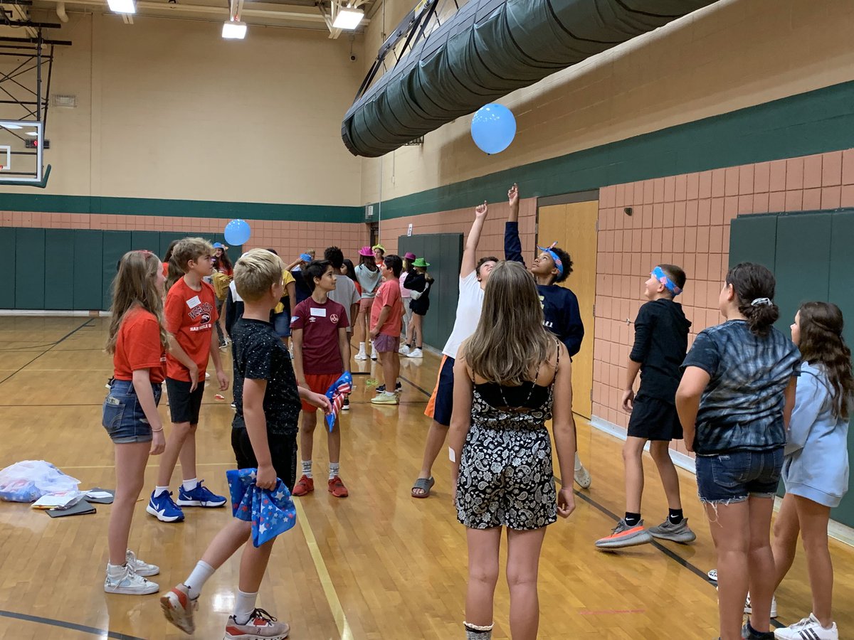 Web_Hart's tweet photo. Exciting day as our brand new 6 grade Hart Eagles shared laughs, discussions, and strategies with our awesome WEB leaders. @RCSHartMS @BoomerangPrjct https://t.co/I483sD1IuI