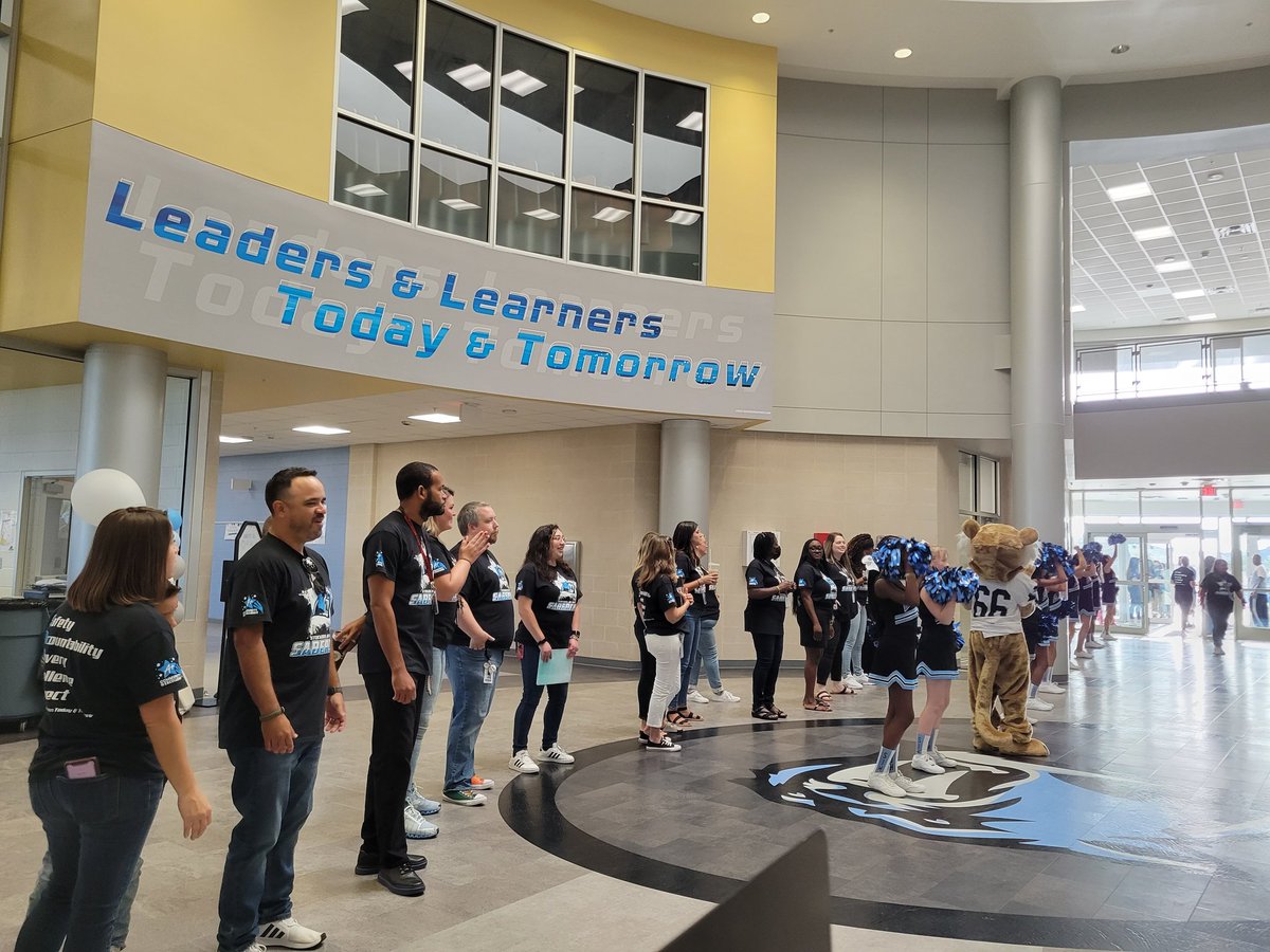 MsCooperNJH's tweet photo. Welcoming our kiddos on this first day of school #sjhbrightertogether #legacyleaders @SJHCats https://t.co/FeaBGG5hKD