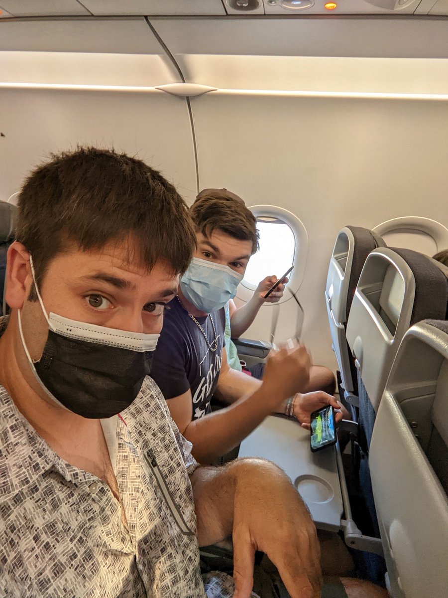 2fluffyhuffy's tweet photo. @AirCanada This does not look like the exit row seat we prepaid for? Could you please share your lottery lic number for the seat lottery you run? #scam #bs https://t.co/NUmBaGUMjE