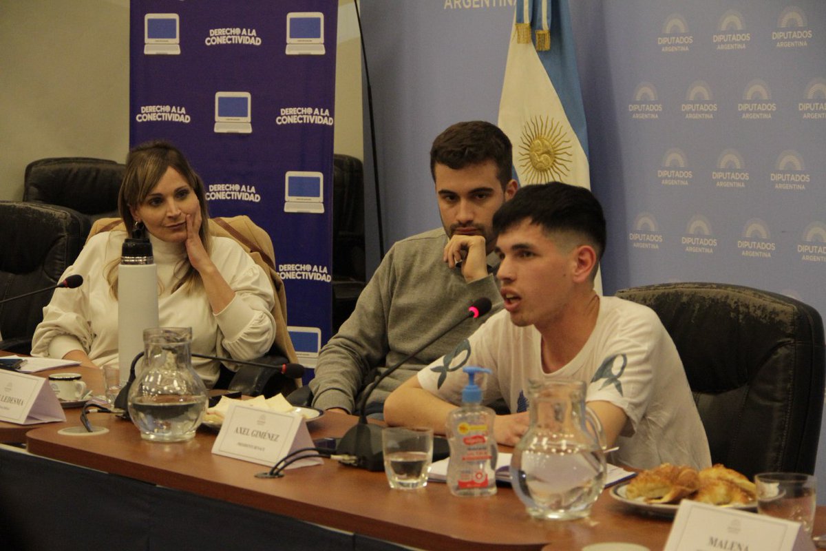 LuciMasin's tweet photo. Es un inmenso orgullo haber trabajado con les pibes quienes llevaron a cabo esta iniciativa a lo largo y ancho de nuestro país. Nosotros solo fuimos un puntapié para que esta propuesta sea acompañada desde el Congreso. https://t.co/sKNXzTfZT7