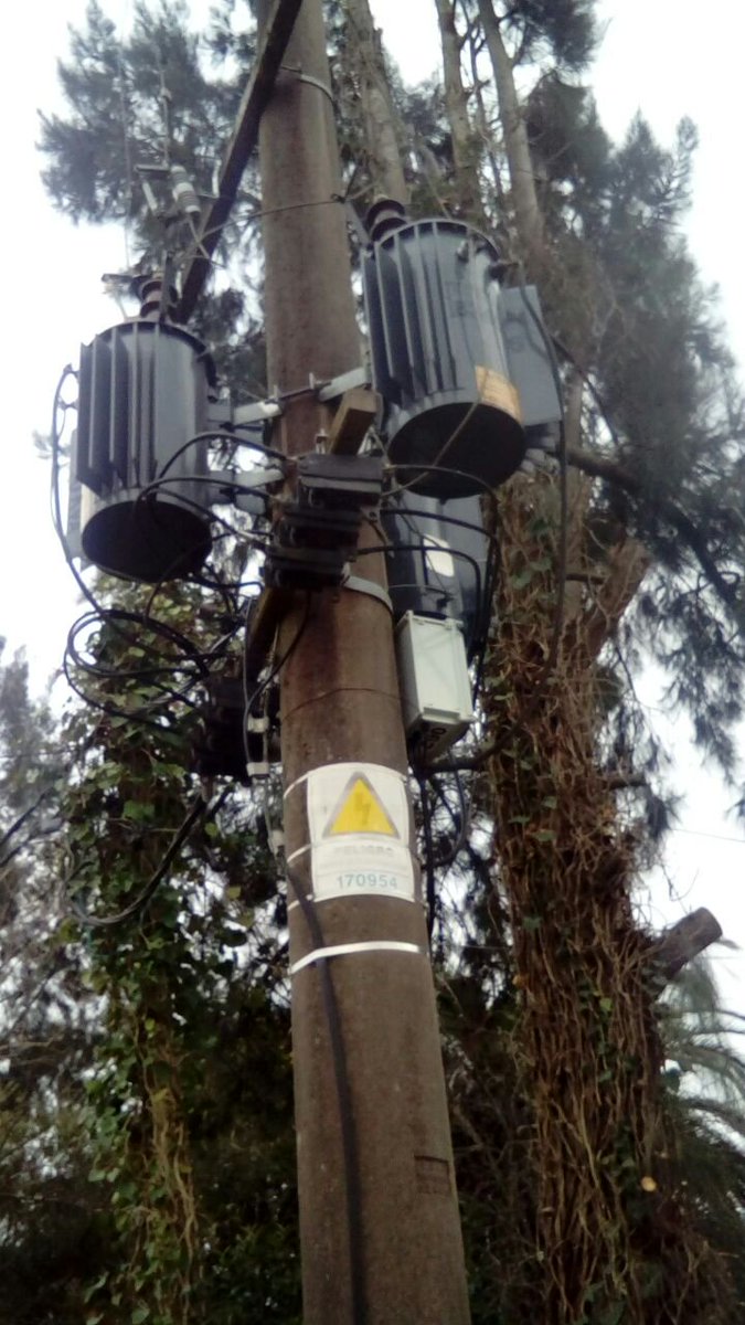 VecinxsElRincon's tweet photo. @JulioGarro  nuevamente  el barrio esta sin luz  y es el único servicio  para calefaccionar las viviendas,  los cortes en la zona de @EDELAP__Oficial son cotidianos .@CiudadanaLp @JulietaQuintero @vtolosapaz @AnaCastagnetoLP . https://t.co/QfZbX108ur