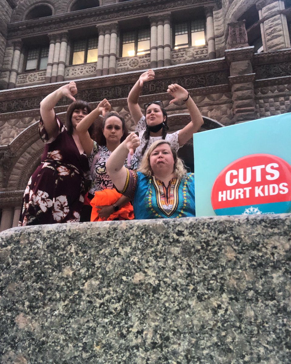 ShotsWithRachel's tweet photo. Ready to protect public education in Ontario!! #CutsHurtKids #ClassSizeMatters #onted @FlavzXo @Mme_OBrien @mflague https://t.co/y5BzoHtHaG