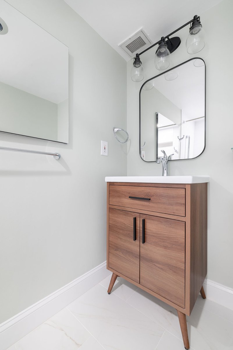 SolidRemodeling's tweet photo. Condo Bathroom Remodeling in Alexandria, VA

#bathroomfixtures #freestandingvanity #dc #marblelookingtiles #modernbathroom #paintedwall #porcelaintiles #primarybathroom #wallmirror #smallbathrooms #smallspaces #smallvanity #transitionalbathroom #whitebathroom #whitetile #Virginia https://t.co/ap80cjN8fb