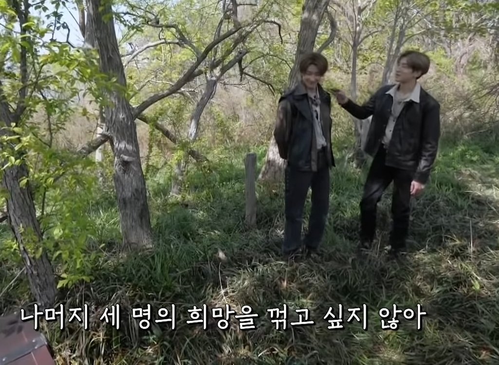 굿오퍼에서 나온 원겸 정체성 진짜 보물섬에서 뻗어나온거같아 애들이 왜 이 둘로 마지막 양심 챙기는지 알거같음....
겨미는 정말 순수하게 사람을 무한히 신뢰하는 사람인데
너누는 그 신뢰를 지키기 위해 어떠한 가능성을 믿는 사람에 가까움....