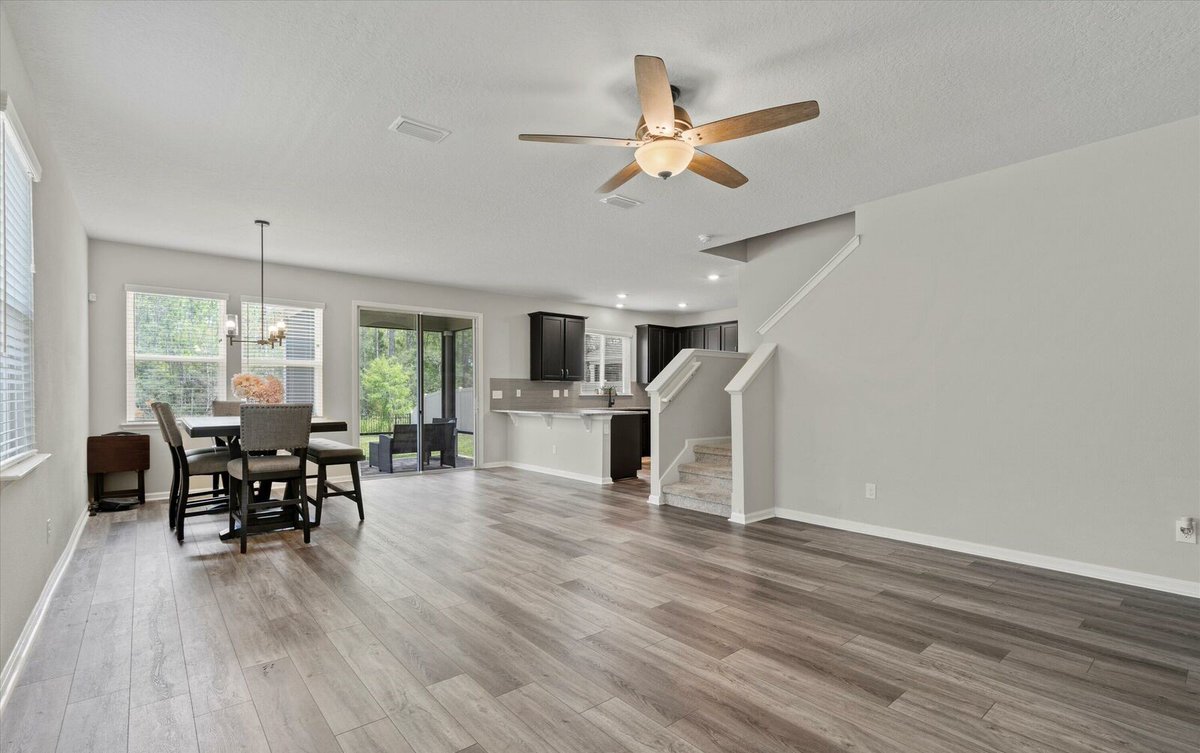 bebetterjax's tweet photo. Beautiful 2 Story Home with enclosed lanai.
🏠4 Bed • 2.5 Bath • 2,091 SqFt
Contact Tammie Gentry for your private showing.

More Info Here:
https://t.co/KG3gvKsEq0 https://t.co/PAJDanZ80Q