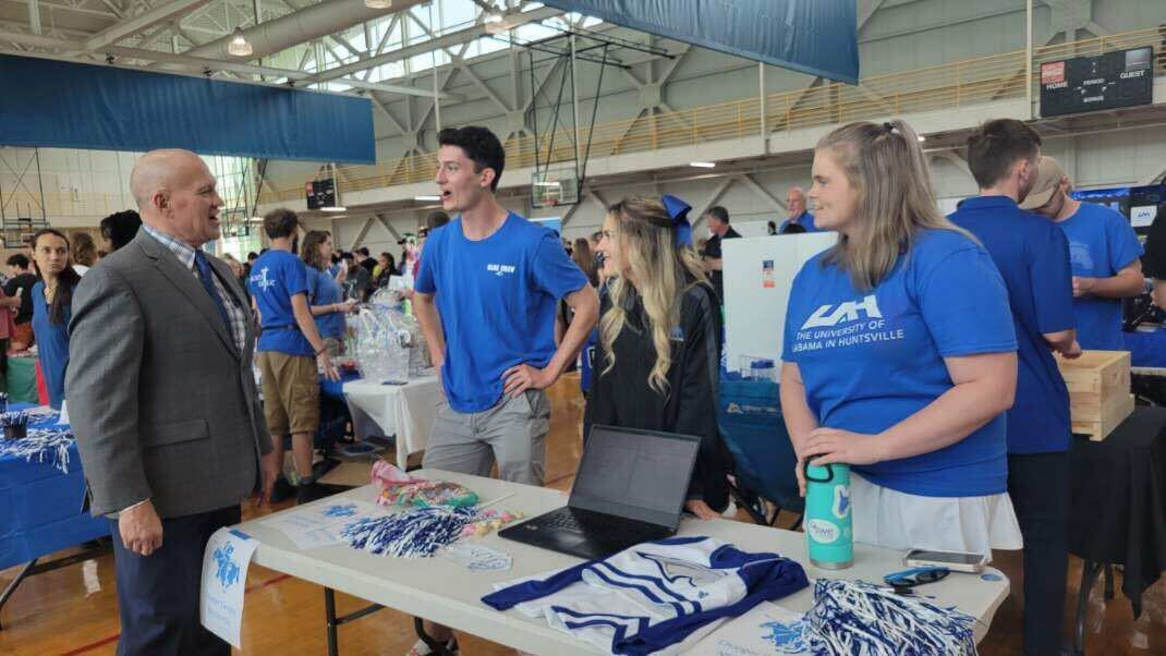 UAHuntsville tweet picture