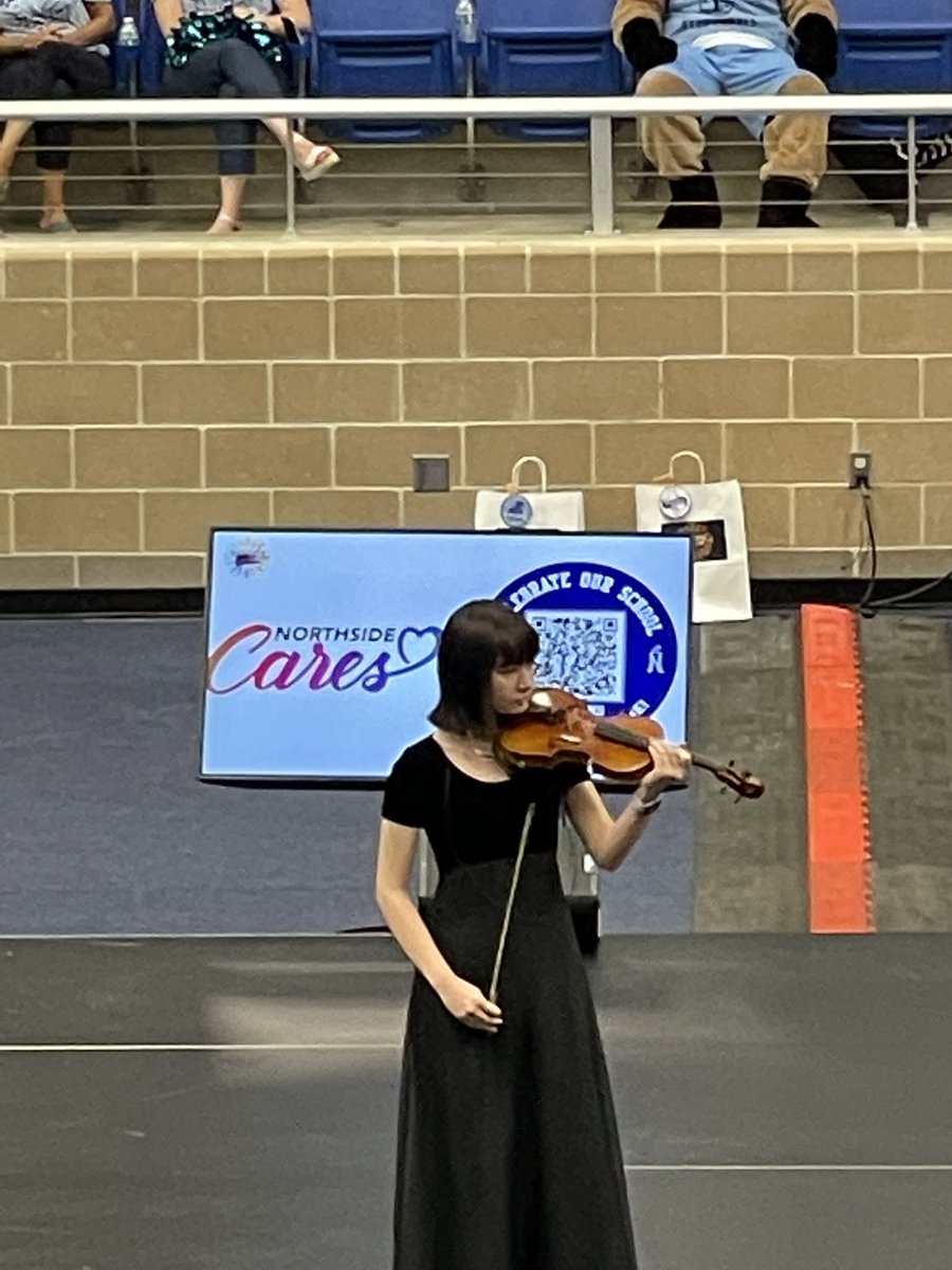 MagisterLee's tweet photo. So proud of this young lady!  This amazing Latin scholar was part of student performance during NISD Convocation this morning!  Way to go Maddie!  #NISDignited https://t.co/f4oZBezT5M