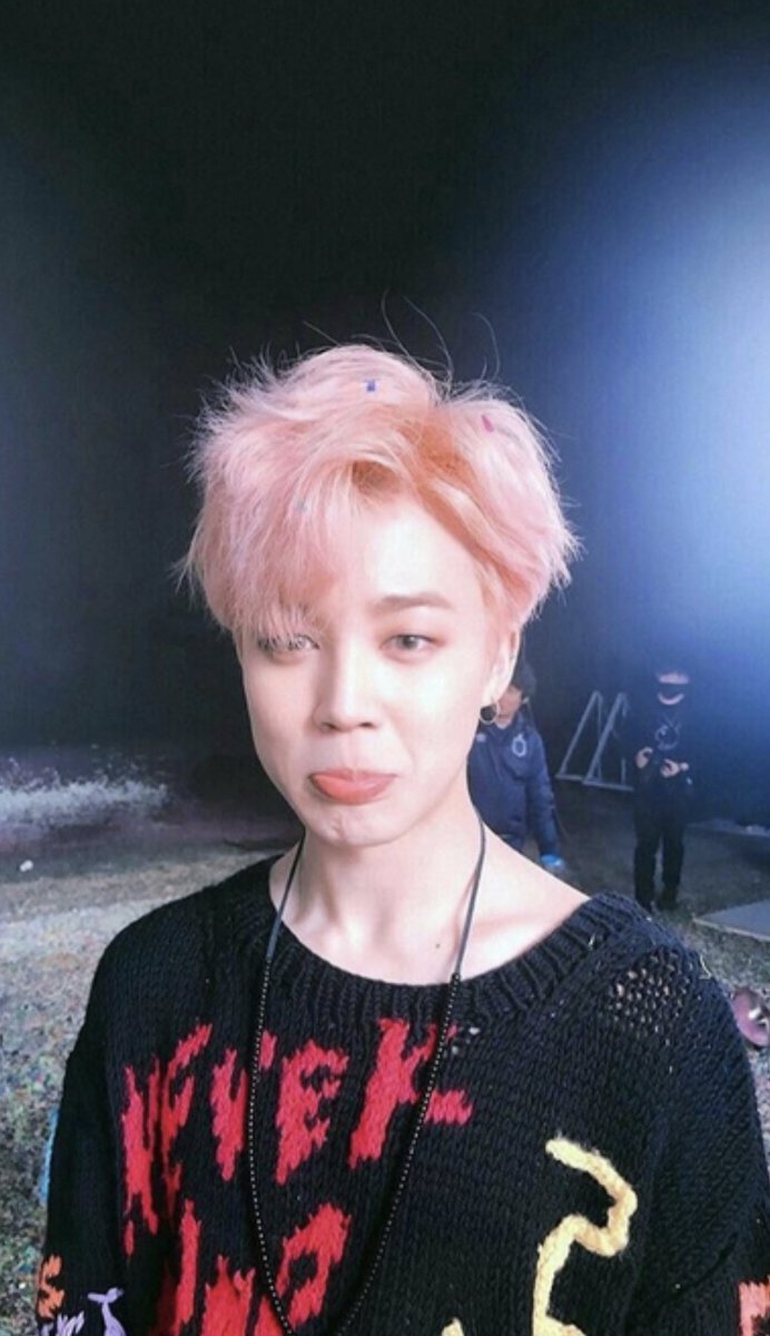 LalidEtigues's tweet photo. @spe_BTS_moment Quatre de plus, c'est cadeau, ça fait plaisir 8D https://t.co/z2KBW7uDmC