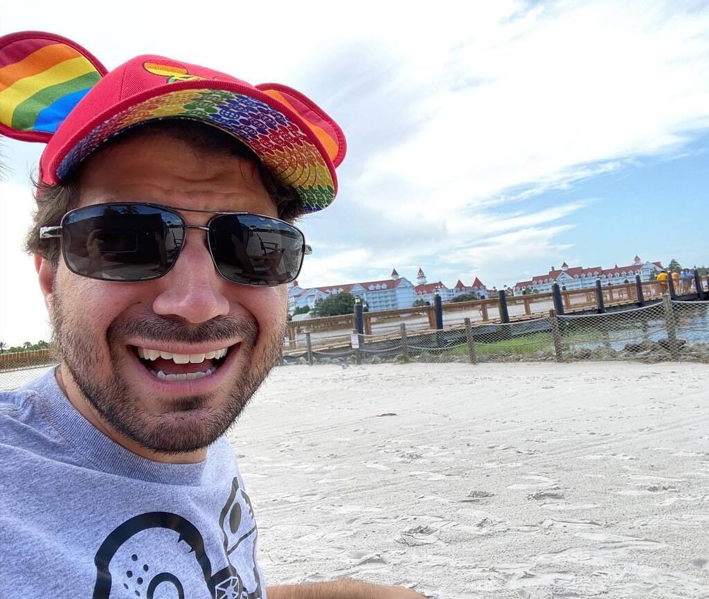 TheDaveKay's tweet photo. BIG life updates coming in from Disney’s Polynesian Resort in todays vlog! It’s a lot going on right now 🙈. Check out the details and let me know what you think! https://t.co/8VpHQRDsCj https://t.co/RROYeQ3sTD https://t.co/NWPg54cGRa