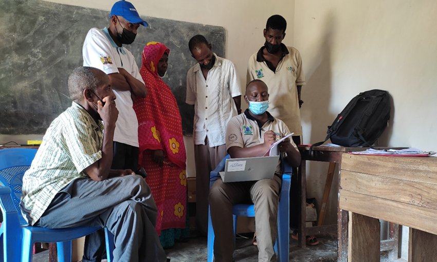 Does governance have any impact on #Sustainable fisheries management? Read this insightful blog on how <a href="/comred_/">COMRED</a> is working with fisher communities  to improve leadership and fisheries management in the Shimoni-Vanga seascape.
comred.or.ke/good-governanc… 
<a href="/BlueVentures/">Blue Ventures</a> <a href="/kefsofficial/">KenyaFisheriesService</a>