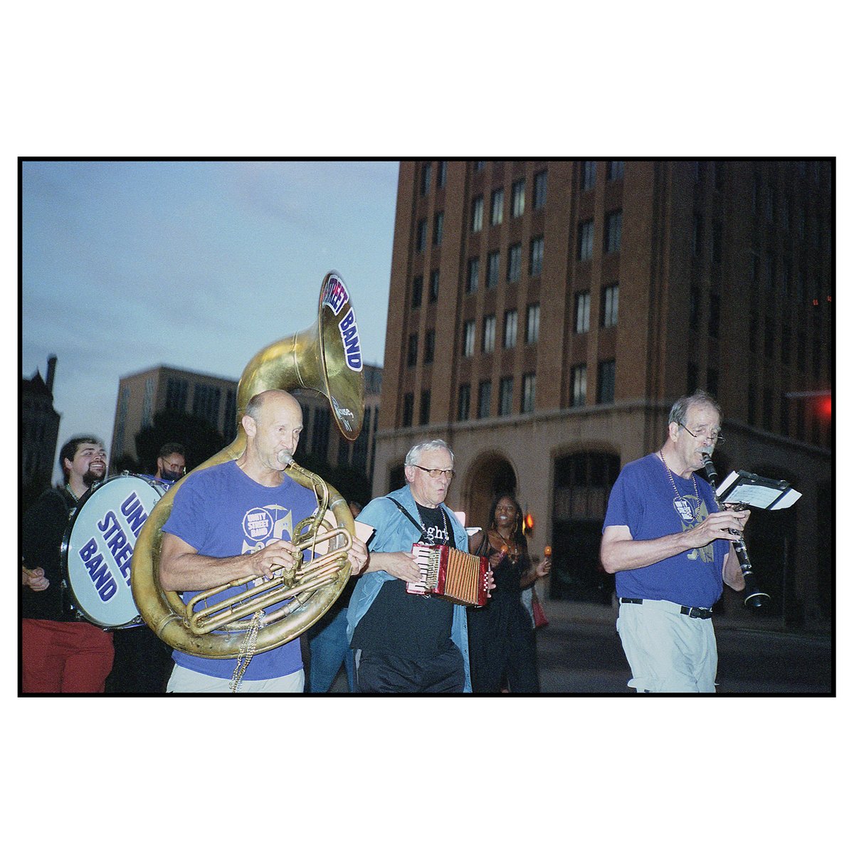 dylanjsuttles's tweet photo. @unitystreetinc from @MySouthSide's photo contest bash last year. There was a parade from Wildflowers to @EversonMuseum, where @syracuseuvp projected the winner's photos on the side of the building. Guess what! It's happening again this Sunday! Details at https://t.co/NfBIYdyaUD https://t.co/b3PU8a8gkz