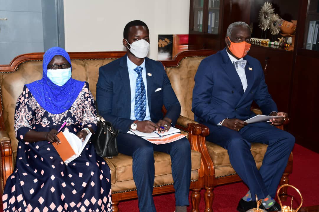 UNFPASouthSudan's tweet photo. Courtesy visit of @OlajideDemola @UNFPA 🇸🇸 Representative to H.E. First Vice President Dr. Riek Machar Teny-Dhurgon of Republic of SouthSudan.
Mutual commitment to advance #ICPD25commitments, promote #positivemasculinity and #Peacebuilding.
#Musharaka4Tanmiya https://t.co/GRA7E5G43E