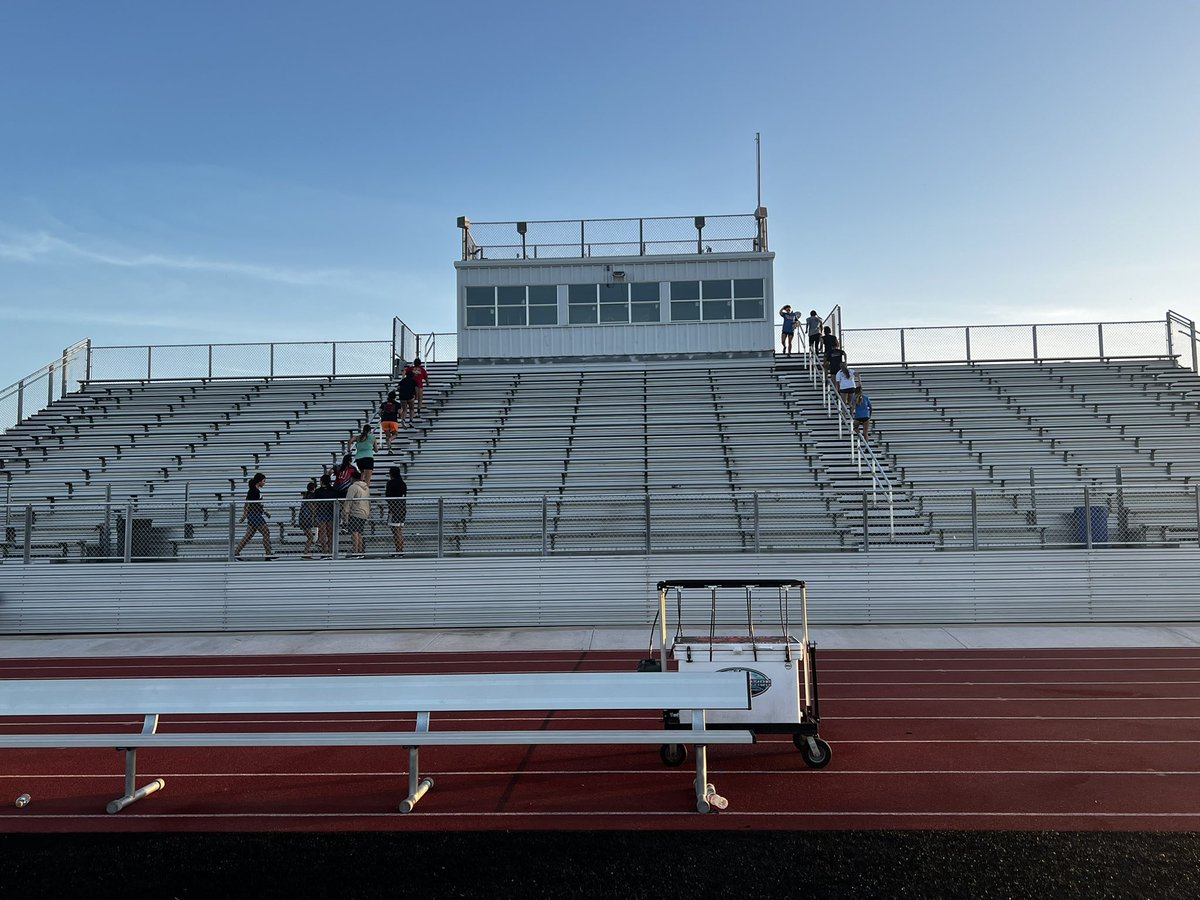 LadyPalmview's tweet photo. The road to our goal has begun! Speed, endurance and strength! #TheTeamIsTheStar https://t.co/AE4H32gNfl