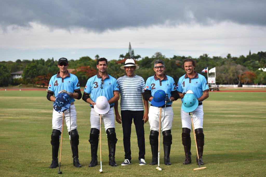 Este es el equipo La Potranca/Puntacana que participará en el torneo por la XXI Copa  Don Pedro ). Figuran Jesús Arredondo - Julian Díaz - Agustin Aristizabal y Juan Tomás Díaz acompañados por Pedro A. (Tony) Rivera. <a href="/PUNTACANARESORT/">Puntacana Resort</a> <a href="/induvecaRD/">Induveca</a>