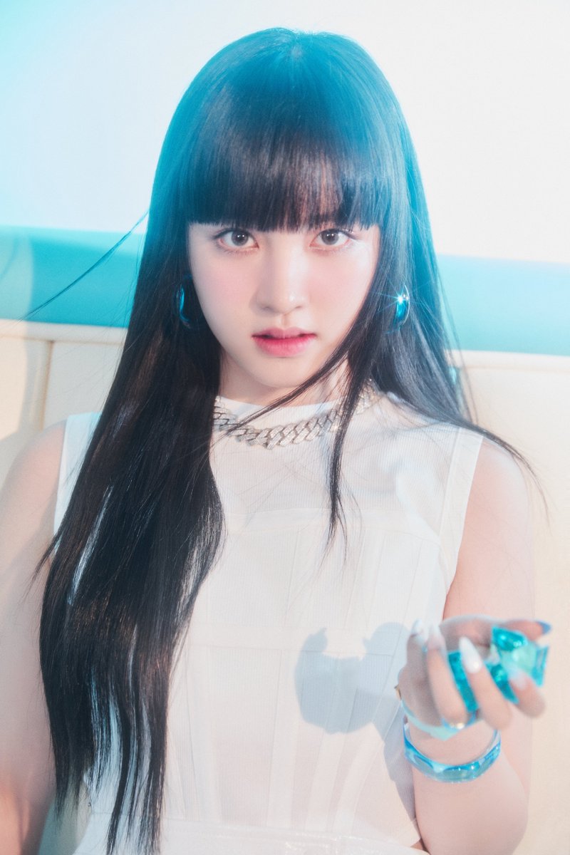 IVE 3rd SINGLE ALBUM <After LIKE> CONCEPT PHOTO 'LIZ' 2022.08.22