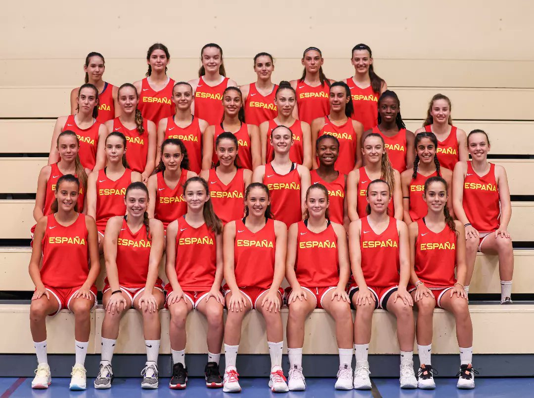 Cantera_Basket's tweet photo. 📸 Selecciones #U12F y #U13F https://t.co/xKp2clqSmT