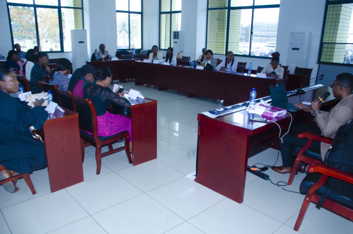 AllianceUshindi's tweet photo. Troisième journée et clôture de l’atelier de formation sur le digital pour accroître les capacités des femmes sur les plateformes digitales de communication sociales @habariRDC #FNUD #Femme d’aujourd’hui #femme Digital #Kinshasa #MwasiDigital https://t.co/t7M2rTBsK9