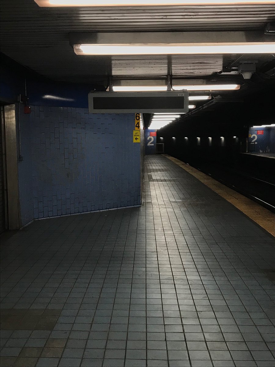 gbenwillis's tweet photo. Is it even a day or a time if the @SEPTA sign isn’t on to tell me? https://t.co/01R0WwoUgy