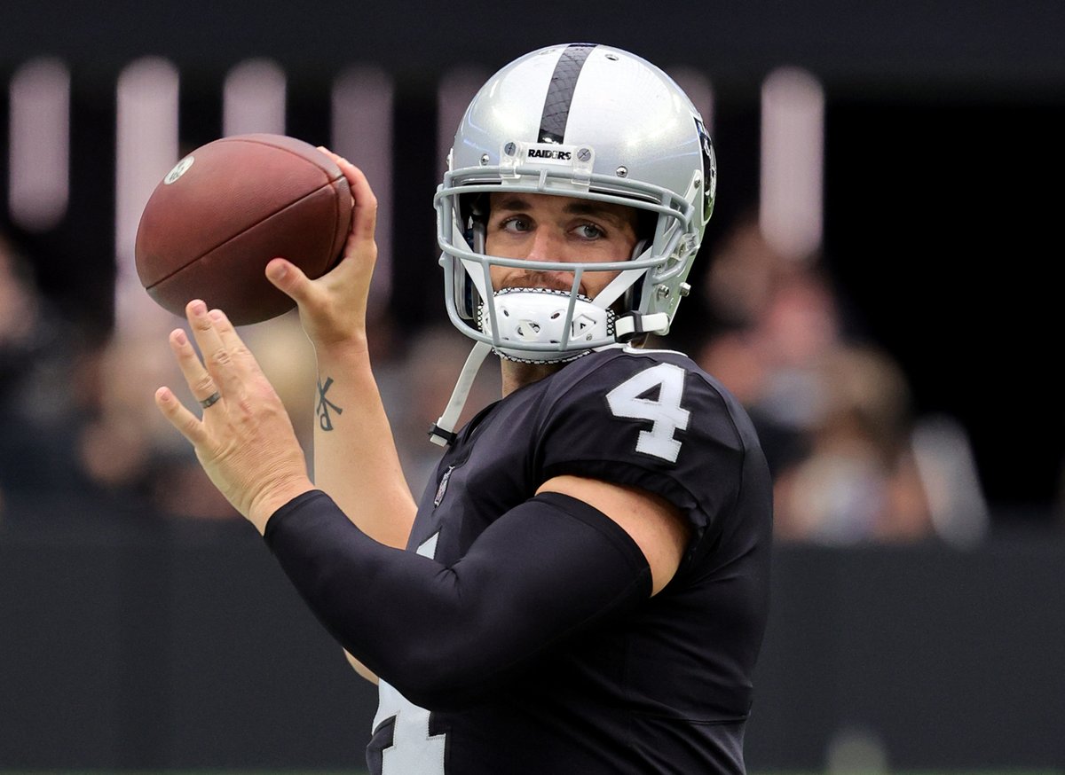 NFLonCBS's tweet photo. Most Pass Yards through first 8 seasons in NFL history

Peyton Manning      33,189
Matt Ryan                 32,757
DEREK CARR           31,700
Dan Marino               31,416 https://t.co/pre8mPFMZA