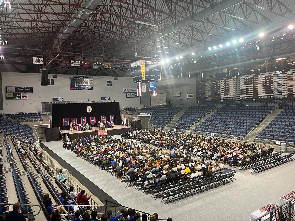 USCASGA's tweet image. It’s @USCAiken Freshmen Convocation day!!!