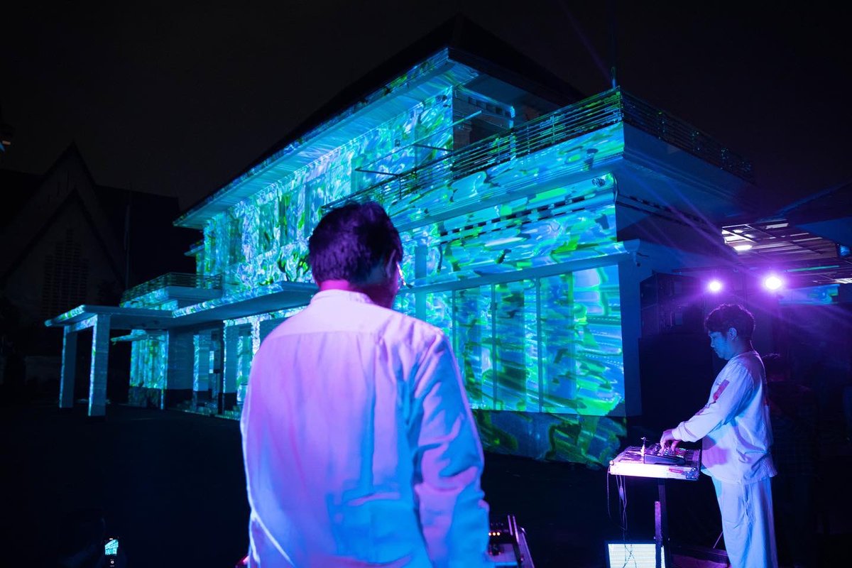 tadi malam di Museum Naskah Proklamasi memainkan set video mapping untuk merayakan 77 tahun kemerdekaan Indonesia. Lanjuuuuut

📸: <a href="/ihsanachdiat/">Ihsan Achdiat</a>