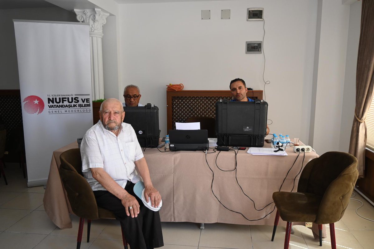MerkezNufus's tweet photo. Bu hafta da Sayın Genel Müdürümüz Şefik AYGÖL'ün Gönül Projesi ve ANH kapsamında müdürlüğümüze gelemeyecek büyüklerimizin başvurularını almak üzere Nevşehir/ Merkez NAR kasabamızdayız... @sefikaygol @nevsehirvalilik @IlNevsehir @EkiciLafc @hll_tmz https://t.co/TOGlq3mbWY