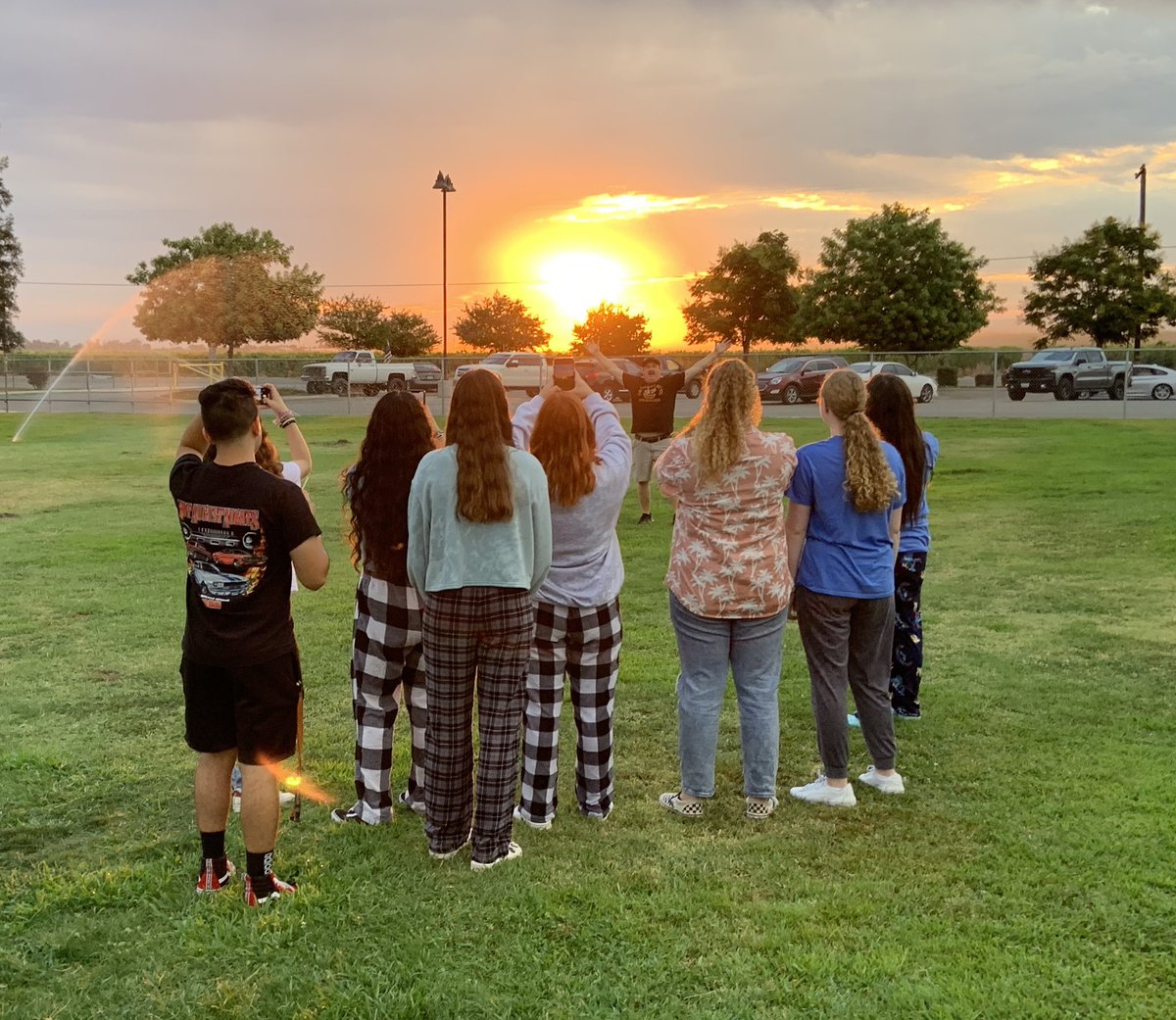 holtermanndave's tweet photo. CHS Senior Sunrise this morning. 🌤 A dawn of a promising new year @centralhs_ for everyone here at Central High!  Especially our seniors! Last year a 96% graduation rate! @CentralUSD https://t.co/harwRbfffJ
