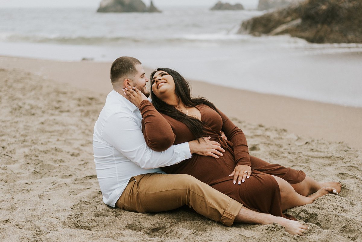hellokimmm's tweet photo. My photographer went off on my engagement pics 🥹😍🤍📸 #VigilWedding https://t.co/2vIKF0VU2l