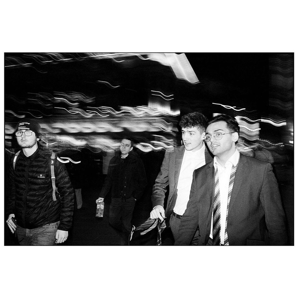 EthanMilner_'s tweet photo. Black and white street photography at night in London,.. slaps!  #blackandwhite #filmphotography #filmcommunity #streetphotography #leicam6 #leica #london #analogue https://t.co/7N73wQ3LQ5