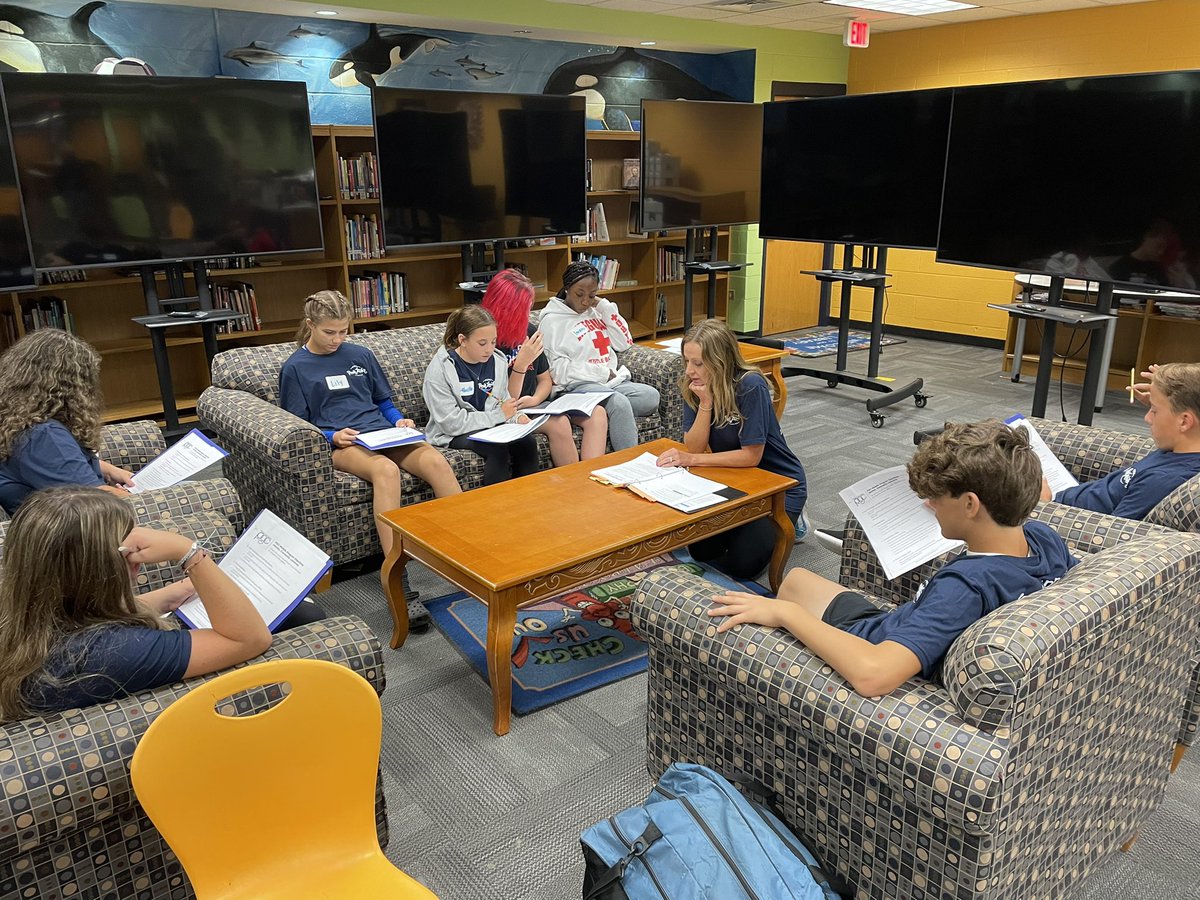 Corrine Hart tweet media