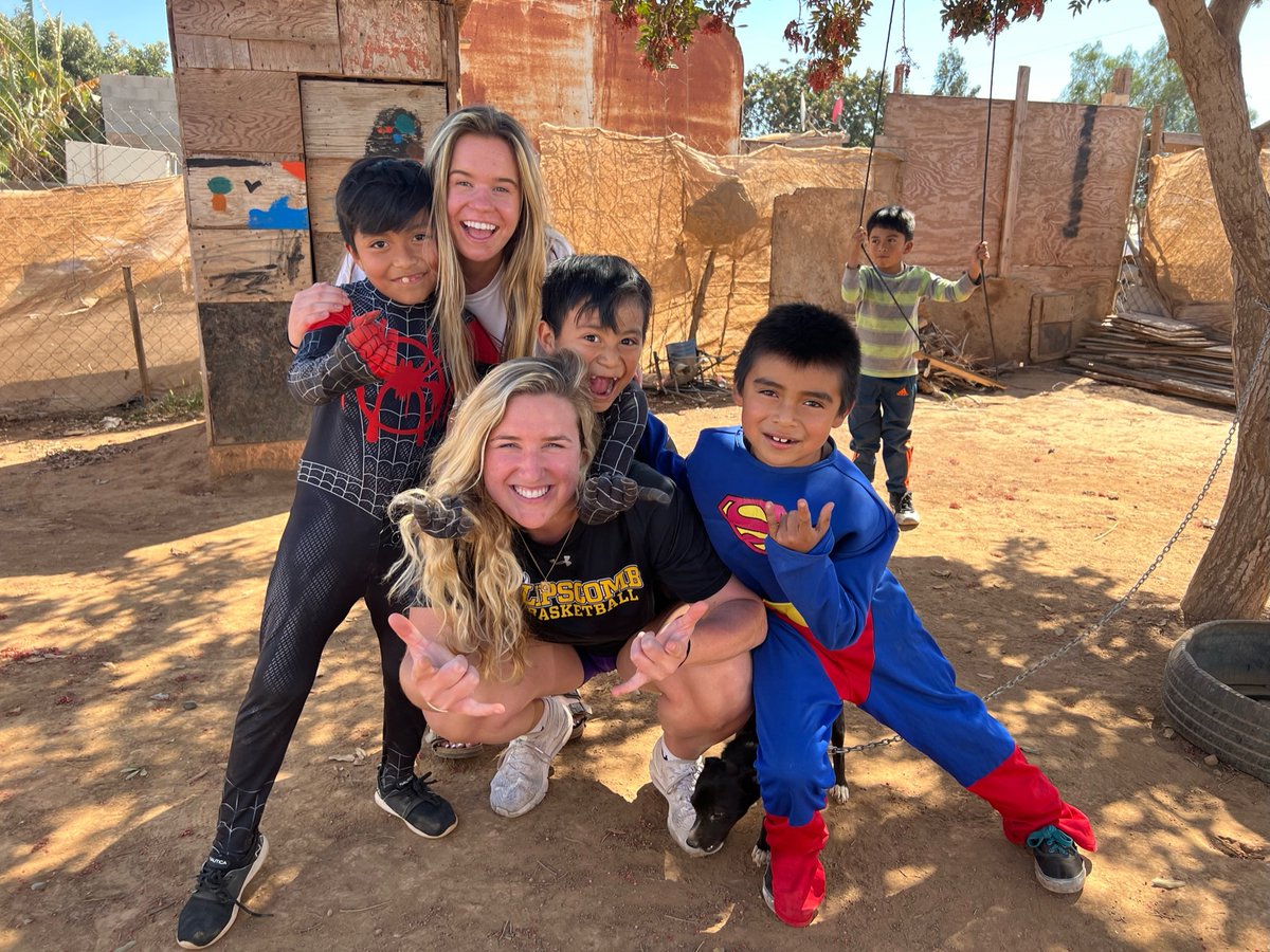 LipscombMission's tweet image. We want every student to have the opportunity to learn from people on mission in our community and around the world. lipscomb.edu/missions to find out more!