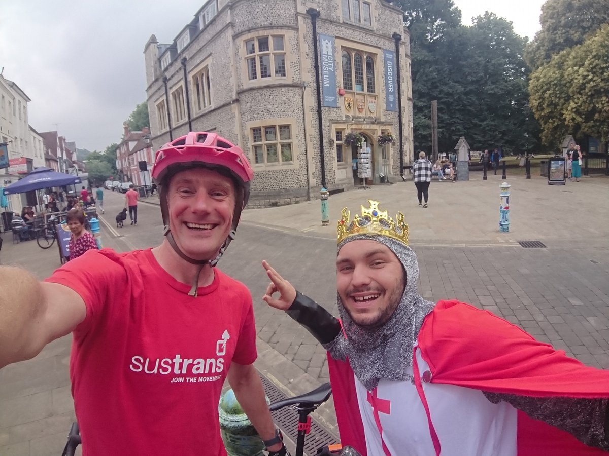 SustransAndy's tweet photo. I know I often post selfies, but I did not expect to see this chap while taking a colleague on a tour of Winchester 🤷♂️ #viveledifference https://t.co/fmHFWGqBZb
