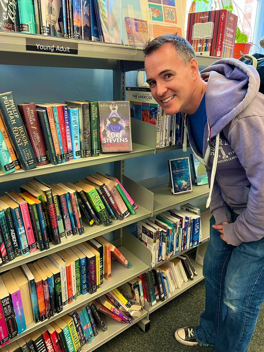benpeyton007's tweet photo. Visiting #Cornwall and popped into #TruroLibrary to see what they had.
Found this cracker rubbing shoulders with James Patterson and Philip Pullman. https://t.co/e16YFrWBSd