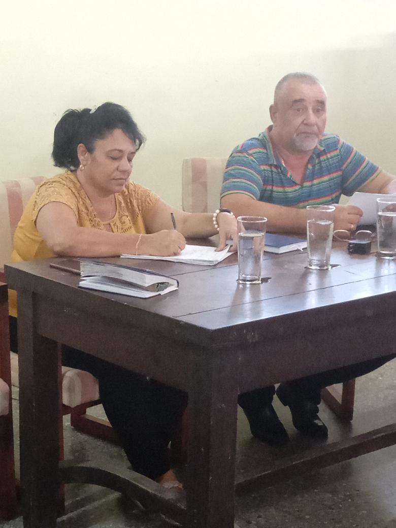 LiliamPinar's tweet photo. La @NiurkaRguezPR vicegobernadora #PinardelRio participa en el Consejo de Dirección de la Empresa Farmacia y Óptica donde se evalúa acciones a realizar en saludo a la Rendición de Cuentas del @gobpinar a la @AsambleaCuba . https://t.co/INryNXwXFm
