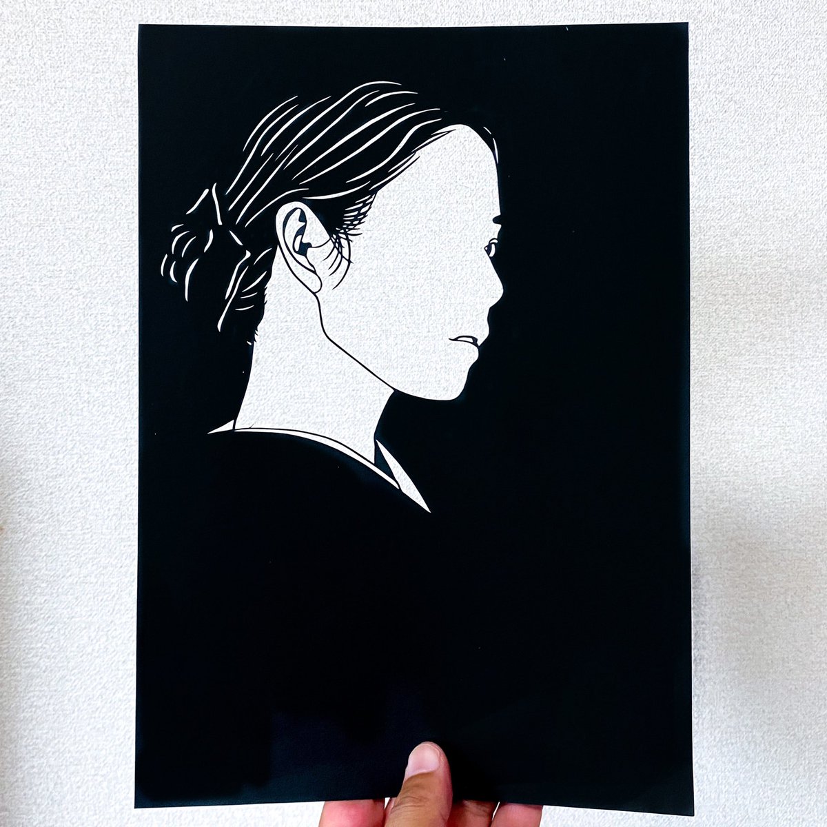 KirieTatsuya's tweet photo. #石原さとみ　#切り絵　#高嶺の花 https://t.co/dYDs9jYwNz