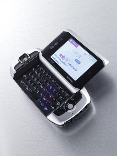 AcquiredT4STE's tweet image. In the age of smart phones that are basically computers in our hands, can we now PLEASE, bring back a modern version of the G2 or the Sidekick?!  #fullkeyboard